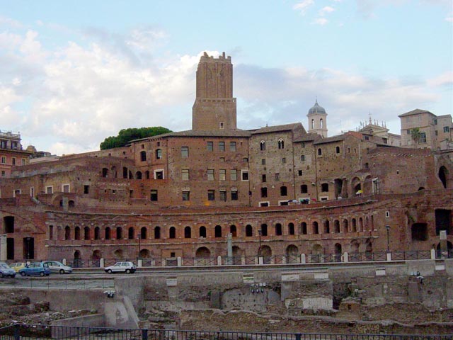 Front view of the Trajanus markets.