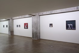 Gallery Koyanagi (installation view of a Hellen van Meene exhibition)